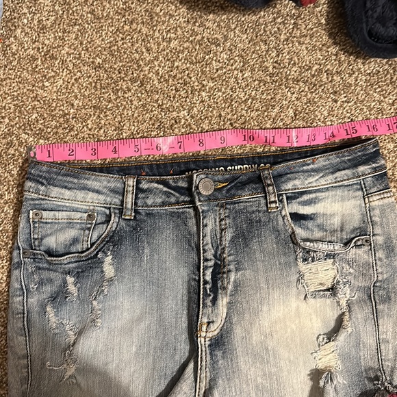 Rugged Jean shorts - Picture 5 of 6